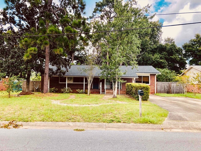 3708 Whispering Pines Dr in Pensacola, FL - Building Photo - Building Photo