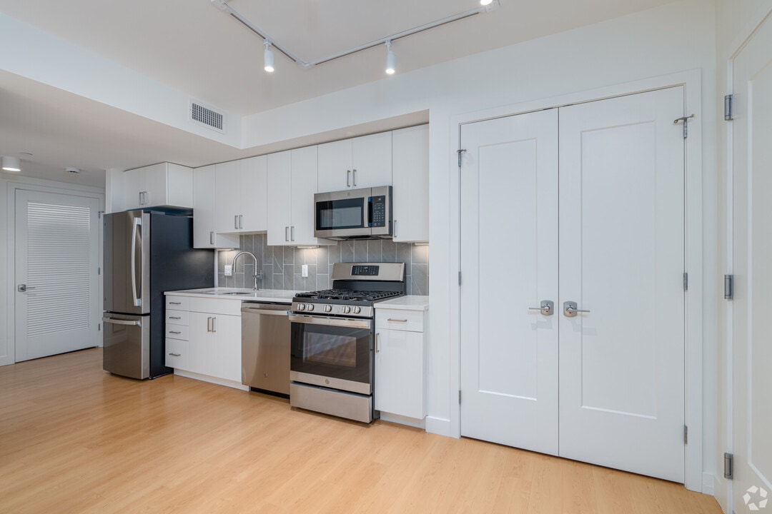607 Concord Ave, Unit 211T in Cambridge, MA - Building Photo