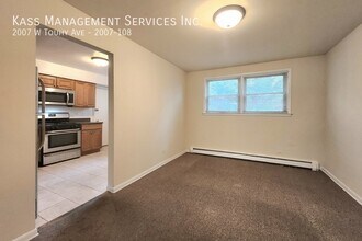 2007 W Touhy Ave in Chicago, IL - Building Photo - Building Photo