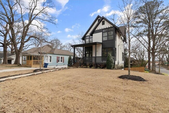 1676 Carroll Dr NW in Atlanta, GA - Building Photo - Building Photo