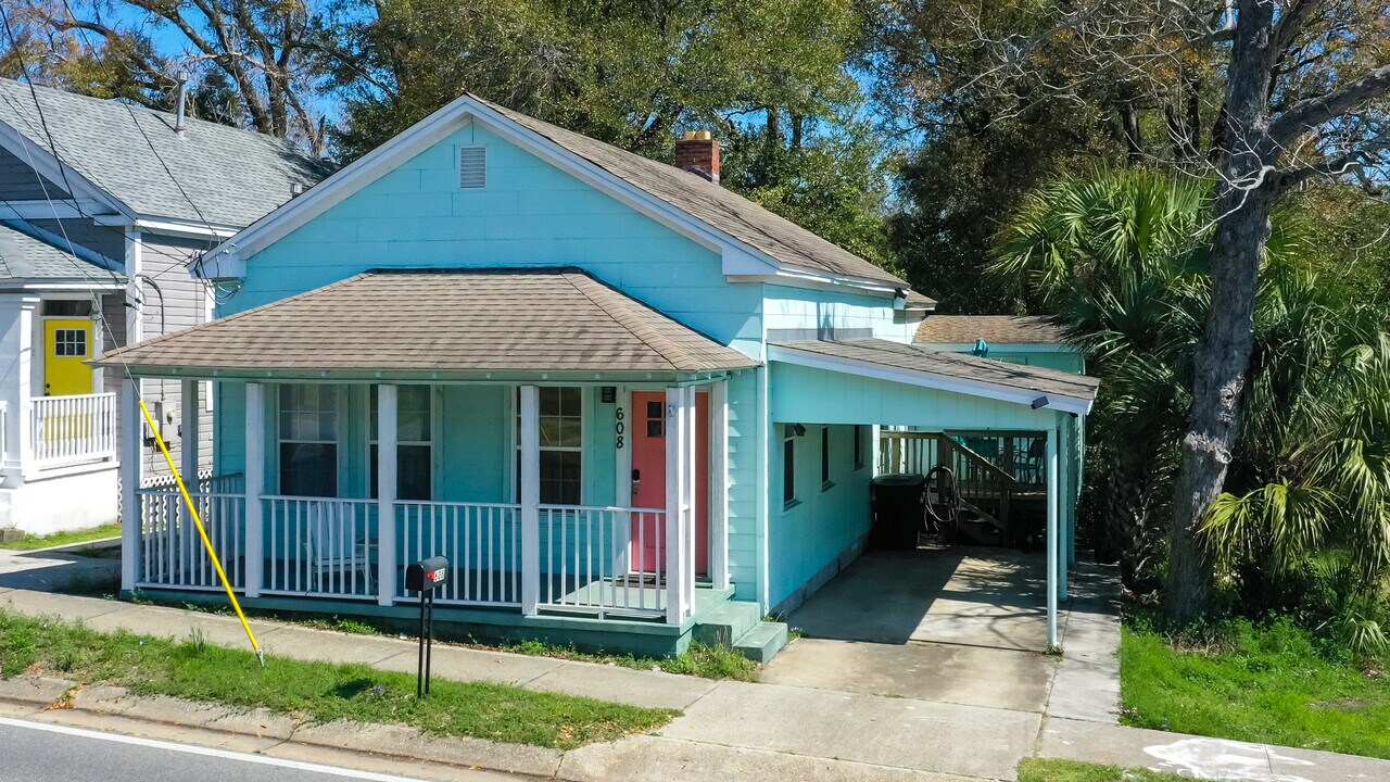 608 N 9th Ave in Pensacola, FL - Building Photo