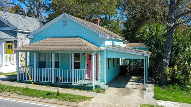 608 N 9th Ave in Pensacola, FL - Foto de edificio - Building Photo