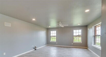 640 SW Dani Ann Ln in Lawton, OK - Building Photo - Building Photo