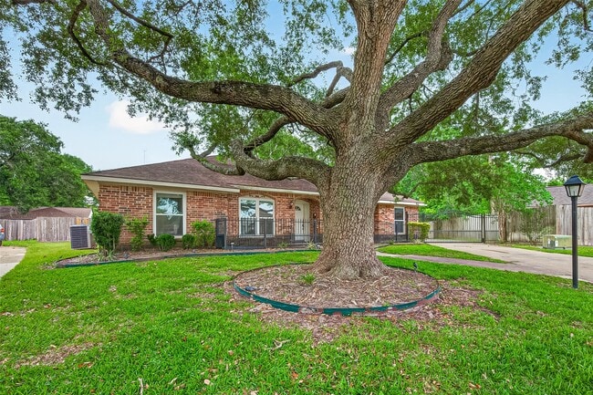 property at 2003 Point Clear Ct