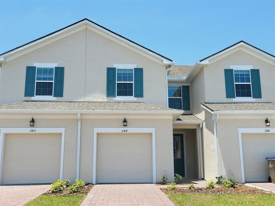1184 Lakeshore Breeze Pl in Kissimmee, FL - Building Photo