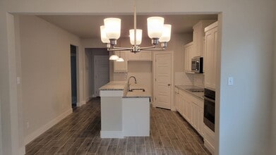 700 The Cottages in Godley, TX - Building Photo - Building Photo