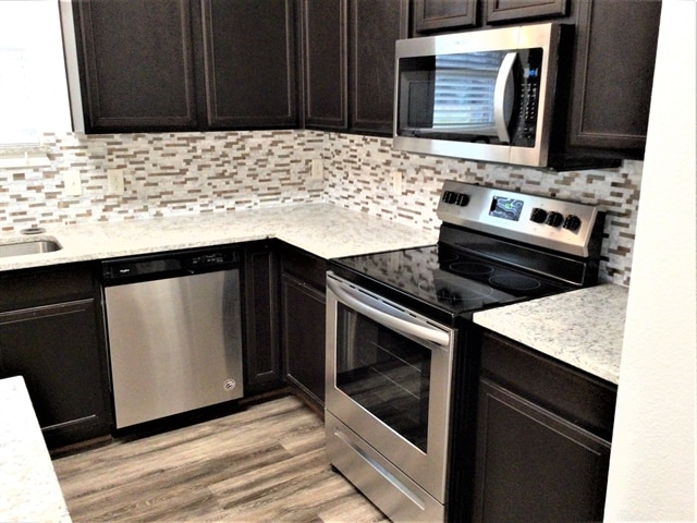 1325 Rosedale Springs Ln in Fort Worth, TX - Building Photo - Building Photo