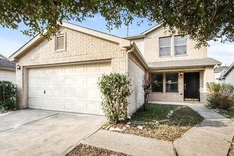 8119 Stagewood Dr, Unit 6565-205 in Humble, TX - Foto de edificio - Building Photo