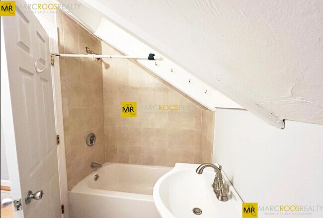 40 Plymouth St, Unit 2 in Cambridge, MA - Building Photo - Building Photo