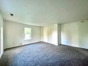 950 Center St, Unit 3 in Lake Geneva, WI - Building Photo - Building Photo