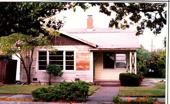 902 Roosevelt Ave in Redwood City, CA - Building Photo - Building Photo