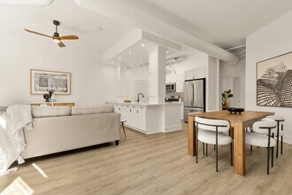 1700 Kalorama Rd NW in Washington, DC - Foto de edificio - Building Photo