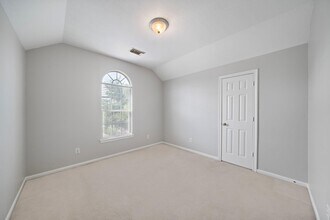 17838 N White Tail Ct in Houston, TX - Building Photo - Building Photo