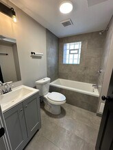 1056 W 81st St, Unit 1 in Chicago, IL - Building Photo - Building Photo