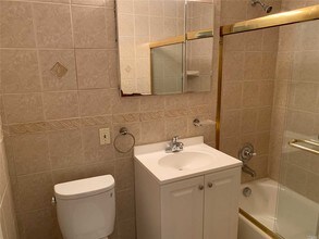 370 W Broadway-Unit -2G in Long Beach, NY - Building Photo - Building Photo