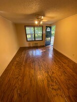 301 Springbrook Dr, Unit 3