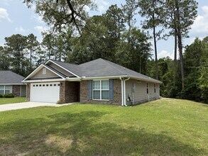 718 Highgrove Ct in Hinesville, GA - Building Photo - Building Photo