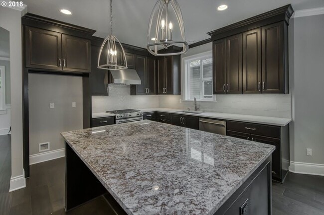 3993 SE 36TH AVE, Unit Unit A in Portland, OR - Foto de edificio - Building Photo