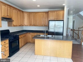 5633 Sheals Ln in Centreville, VA - Building Photo - Building Photo