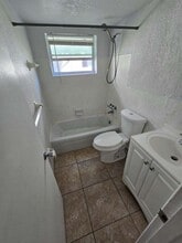 2151 NE 168th St in North Miami Beach, FL - Building Photo - Building Photo