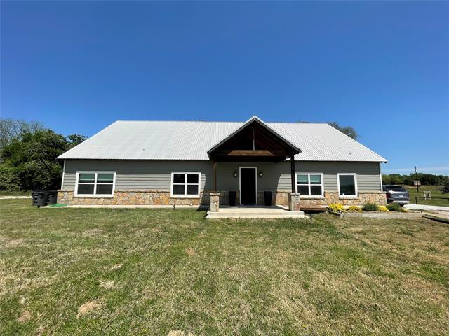 property at 840 Meadow Ln