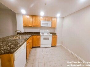 24 Queensberry St in Boston, MA - Foto de edificio - Building Photo