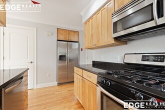 58 Holton St in Boston, MA - Foto de edificio - Building Photo