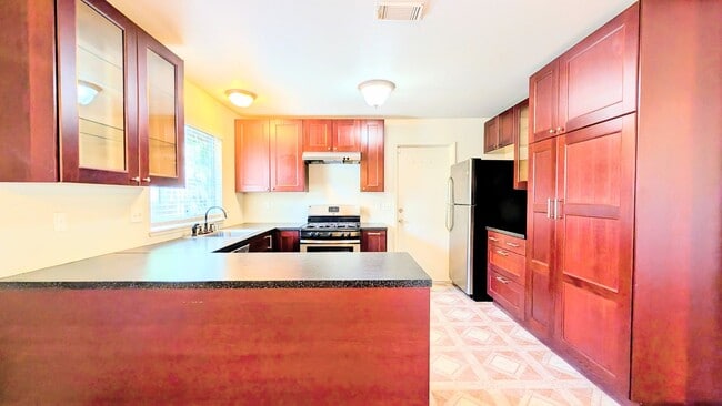 5995 Laguna Ranch Cir in Sacramento, CA - Building Photo - Building Photo