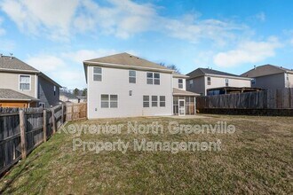 124 Scottish Ave in Simpsonville, SC - Foto de edificio - Building Photo