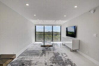 7847 Lakeside Blvd in Boca Raton, FL - Building Photo - Building Photo