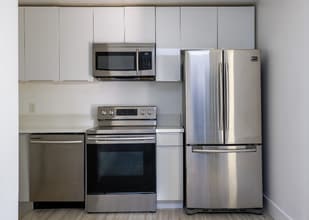 850 N Van Ness Ave in Santa Ana, CA - Foto de edificio - Building Photo