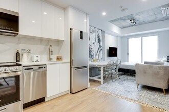 742 Rue William, Unit SI FL1-ID1254780P in Montréal, QC - Building Photo - Building Photo