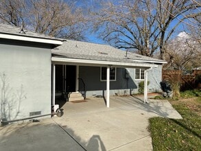 130 E Emerson Ave in Tracy, CA - Building Photo - Building Photo