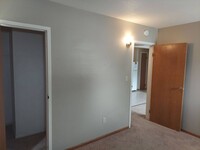 804 6th St NW in New Brighton, MN - Building Photo - Interior Photo