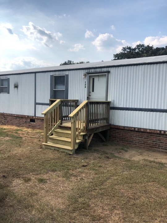 126 Spivey St in Rockingham, NC - Building Photo