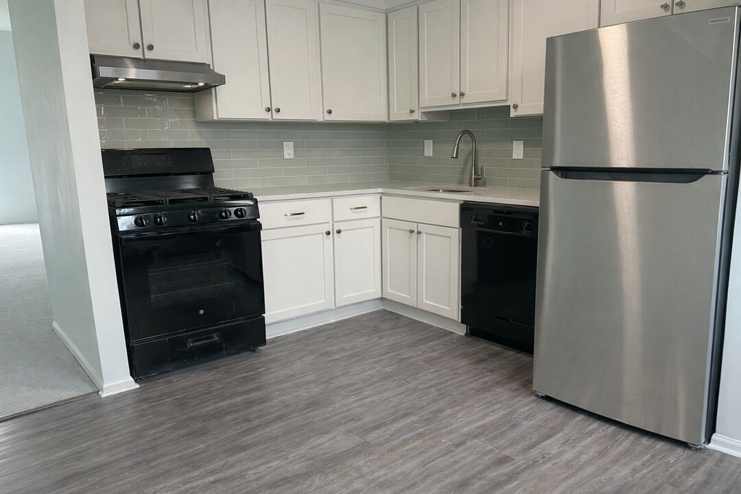 108 Seaside Ave, Unit H in Milford, CT - Foto de edificio