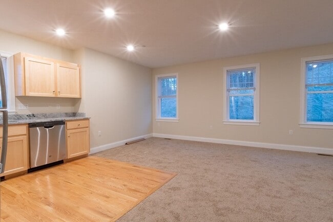 80 N Meadows Rd in Medfield, MA - Building Photo - Building Photo