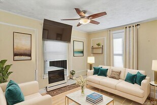 35 Lake Ave in Saint James, NY - Building Photo