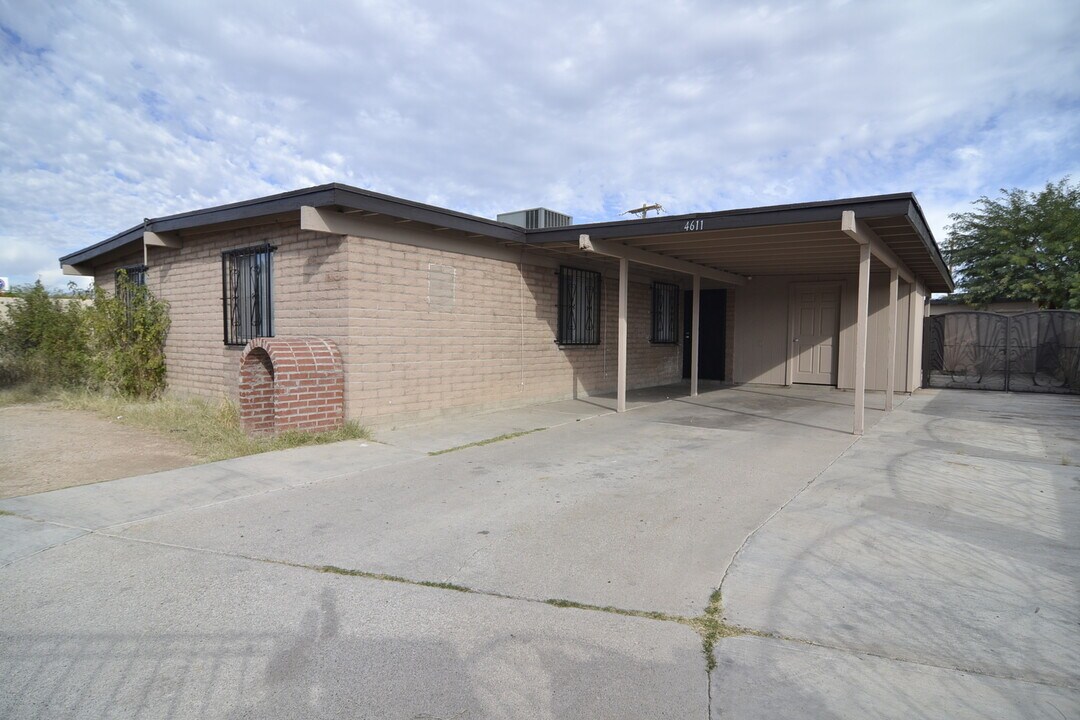 4611 S Calle Jon in Tucson, AZ - Building Photo