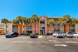 6401 Aragon Way in Ft. Myers, FL - Building Photo