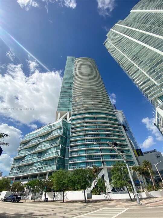 888 Biscayne Blvd in Miami, FL - Building Photo