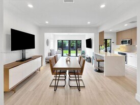 130 SW 25th Rd in Miami, FL - Building Photo