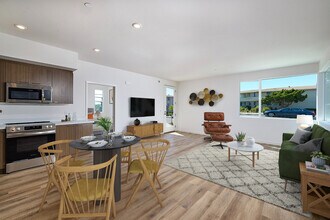 Dezi in San Diego, CA - Building Photo - Building Photo