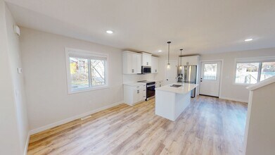 9528-9598 98 Ave in Grande Prairie, AB - Building Photo - Building Photo