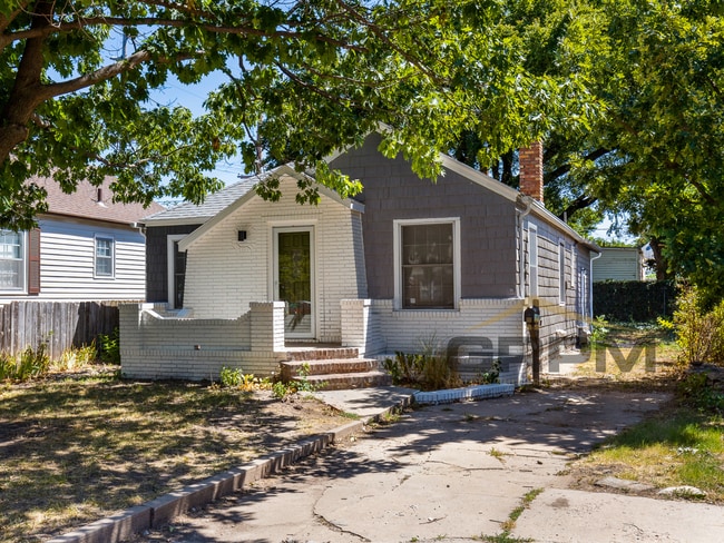 property at 323 E 12th Ave