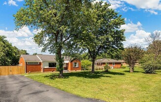 2118 Crystal Dr in Nashville, TN - Building Photo