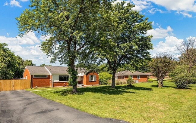 property at 2118 Crystal Dr