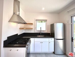 4448 Elmer Ave in Los Angeles, CA - Building Photo - Building Photo