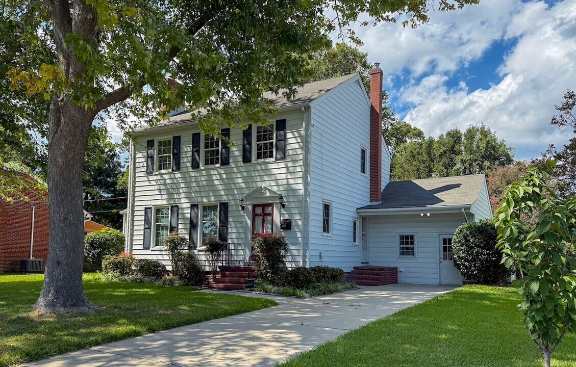 4403 Ericcson Dr in Hampton, VA - Building Photo
