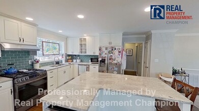 2206 Acacia Dr in Wilmington, NC - Building Photo - Building Photo